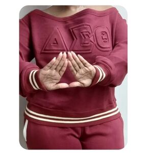 DST Delta Monochromatic Embossed Off-The-Shoulder Jogger Top, Size Medium, NWOT